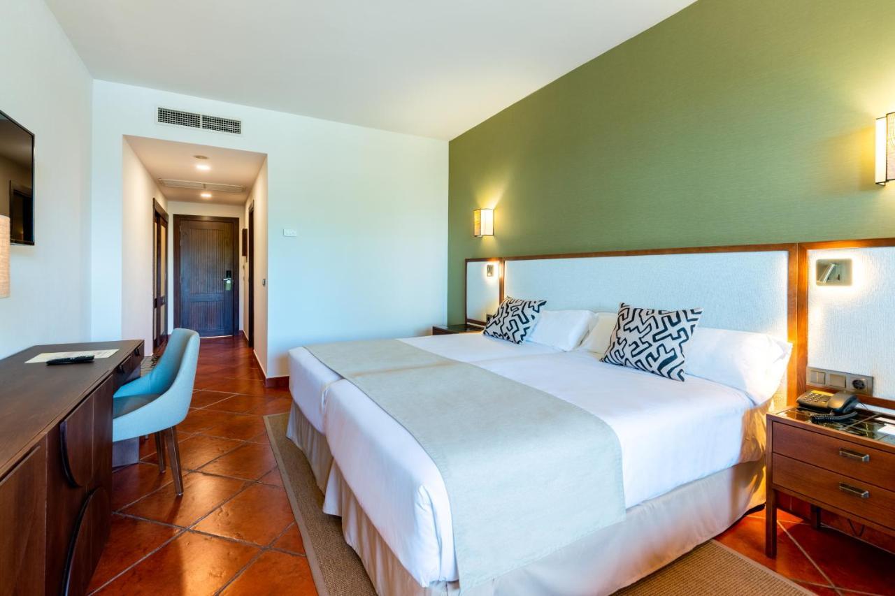 Puerto Antilla Grand